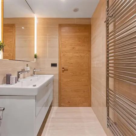 Koubek - Utulny S Vyhledem A Parkovanim Apartment *